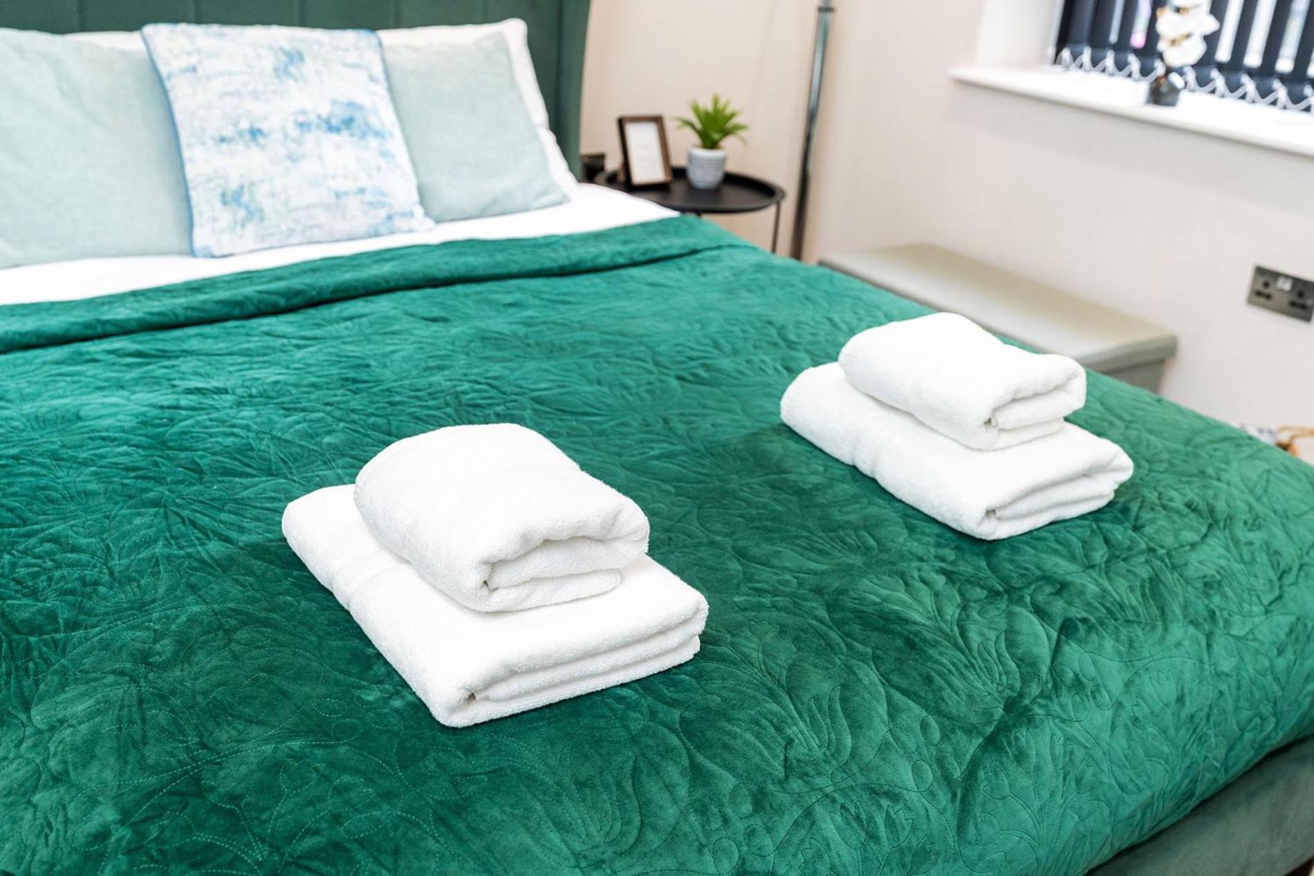 Beautiful Apartment & Central Location & King Size Bed Leeds  Exterior foto